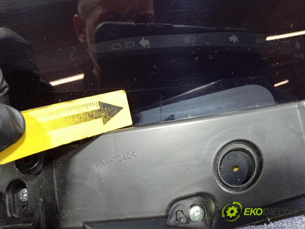 Toyota Yaris 2007 prístrojovka/ budíky 83800-0D660