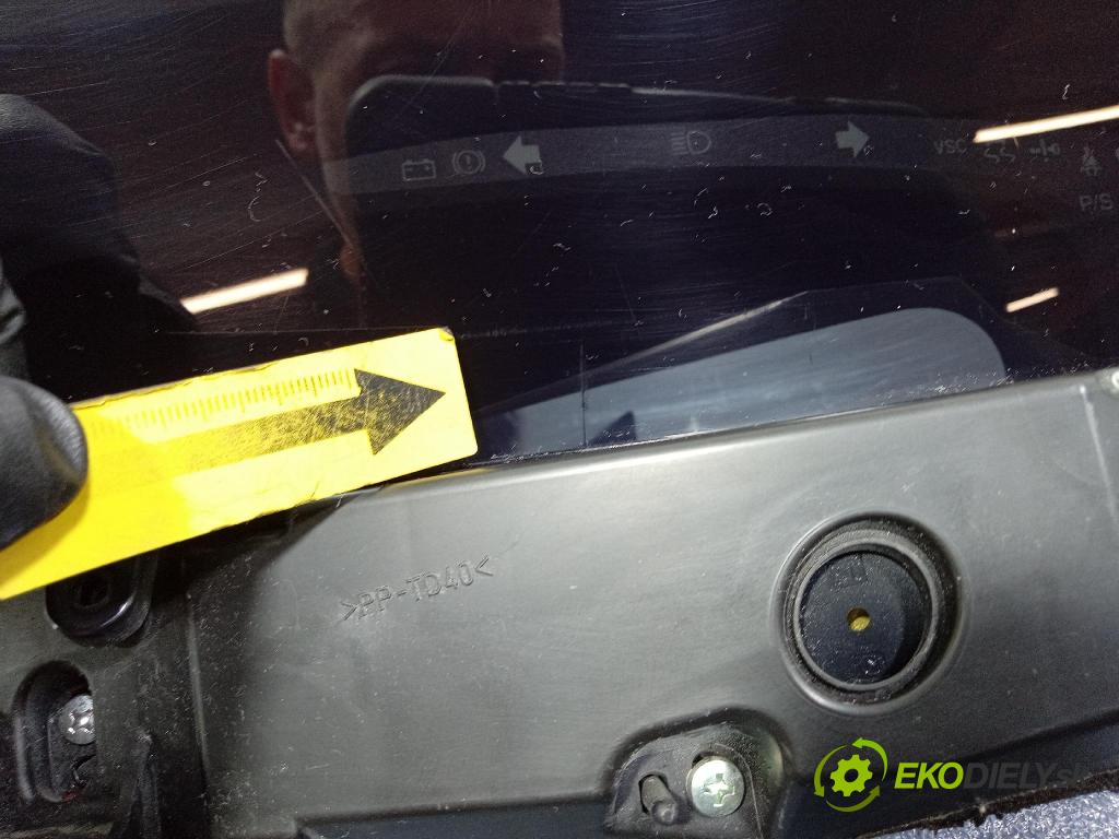 Toyota Yaris 2007 prístrojovka/ budíky 83800-0D660