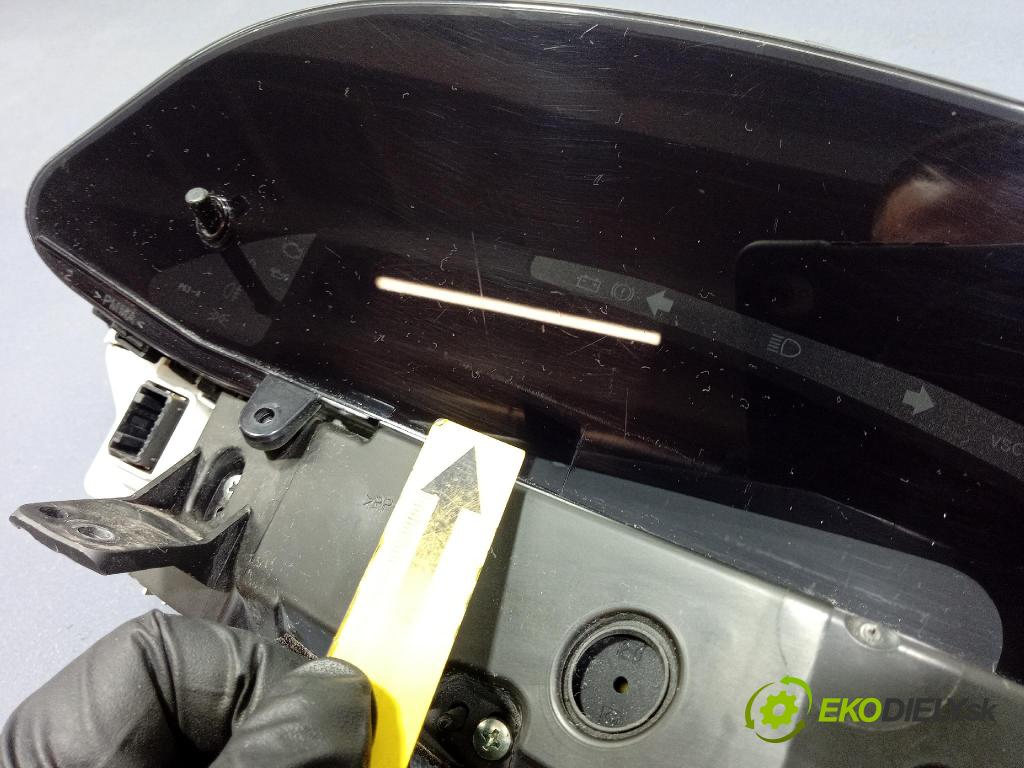 Toyota Yaris 2007 Přístrojová deska 83800-0D660