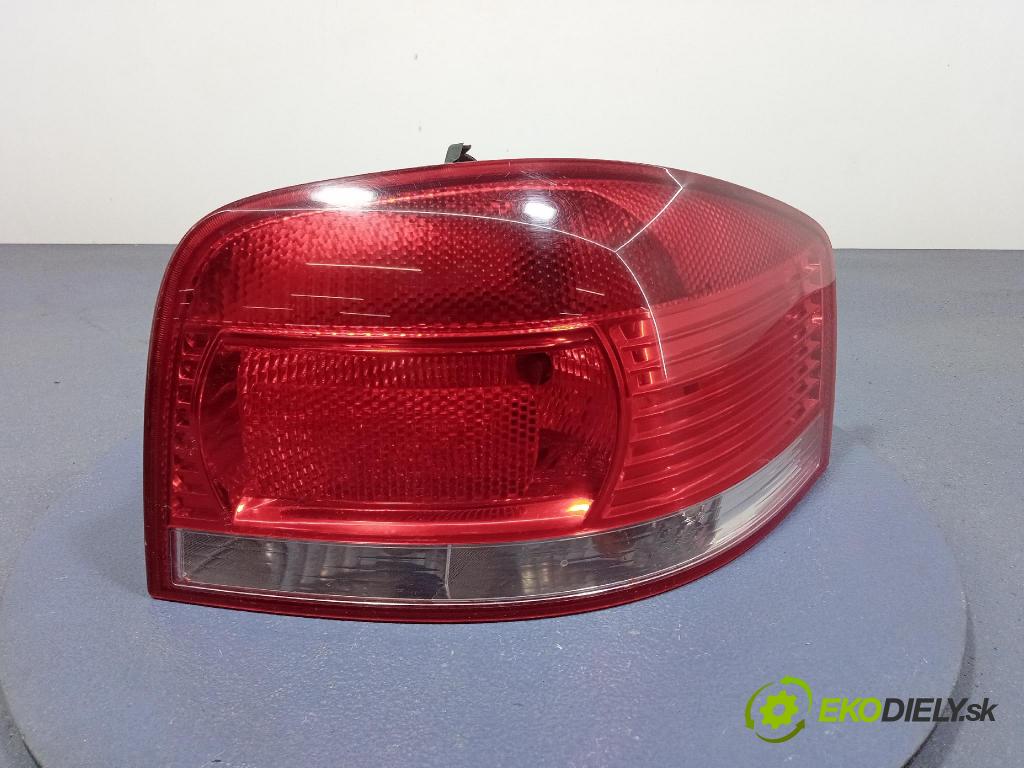 Audi A3 2004 světlo Zad: Práva: Mimo: 8P0945096