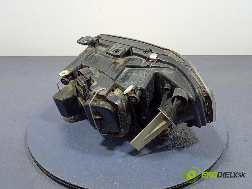 Audi A6 1997 Reflektor: v pravo: 441-1134R