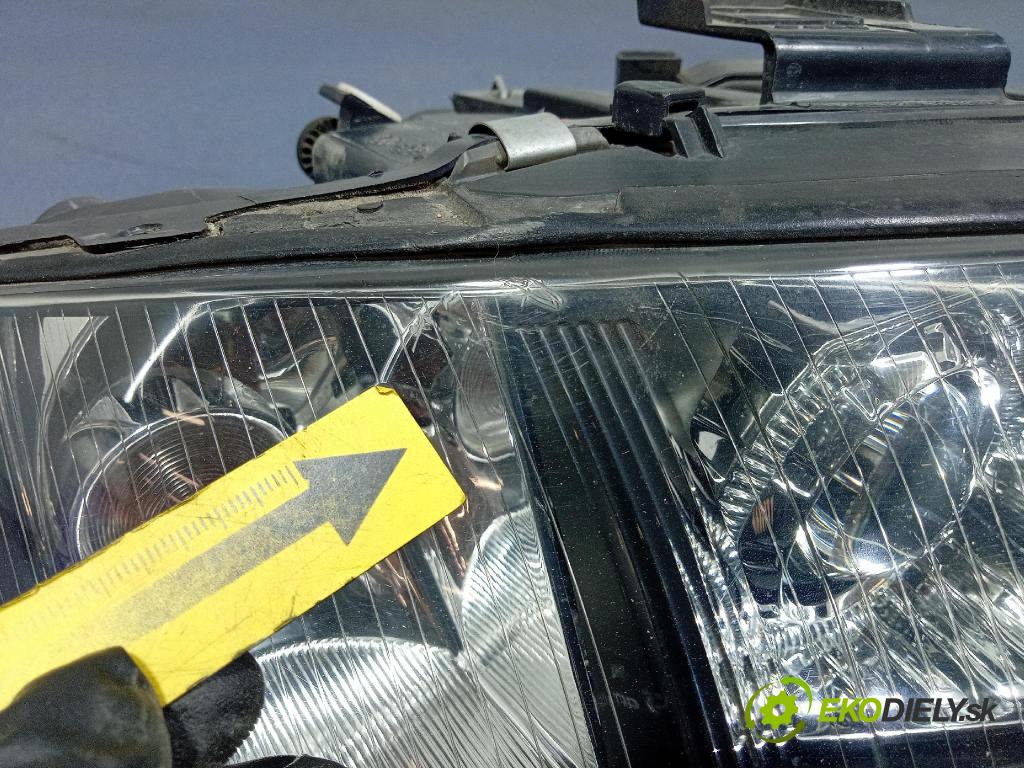 Audi A6 1997 Reflektor: v pravo: 441-1134R