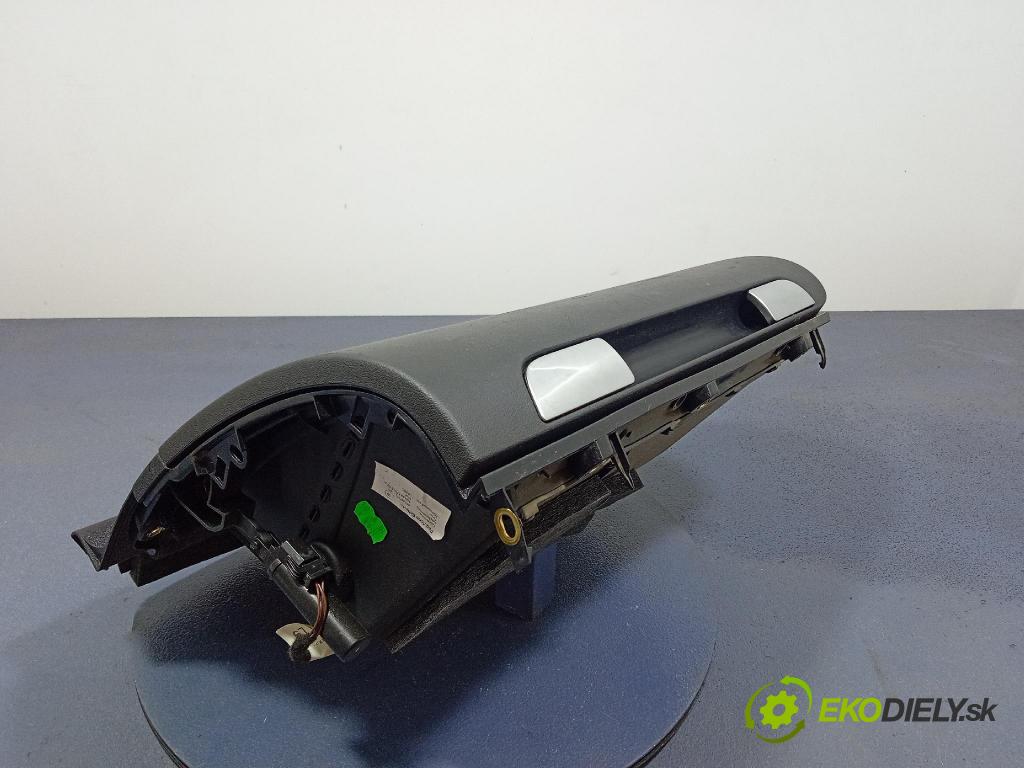 Audi A3 2004 kastlík 8P1857035B