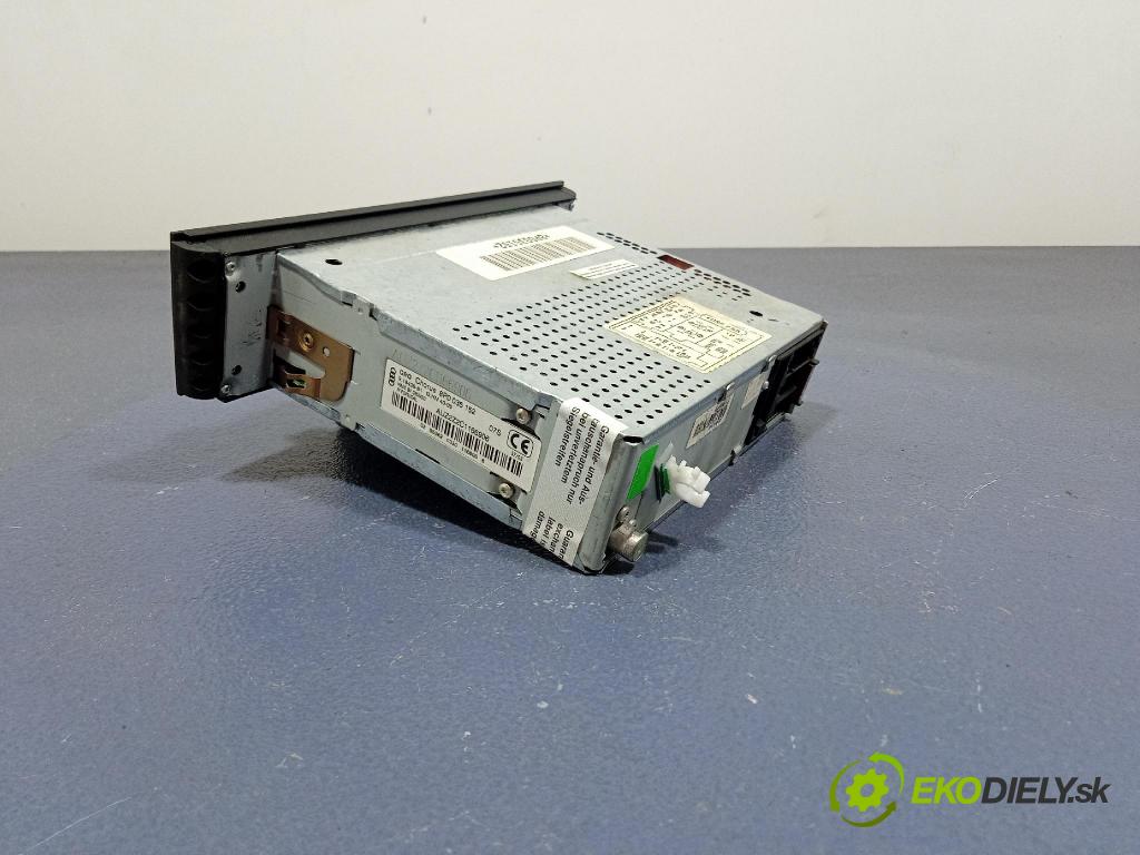 Audi A3 2004 Radio I Navigácia: 8P0035152