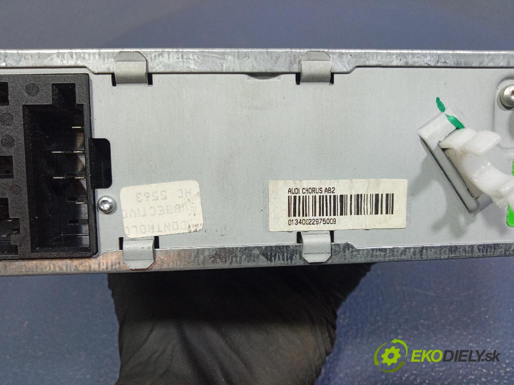 Audi A3 2004 Radio I Navigácia: 8P0035152