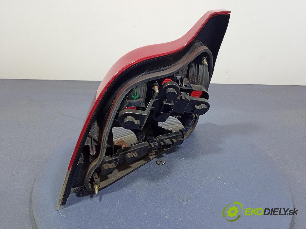 Volvo S60 2002 svetlo / reflektor zad Prava: Vonkajsia: 8664080