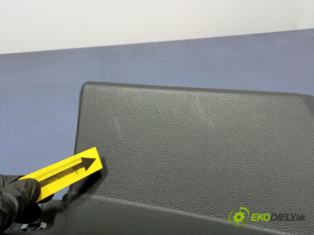 Audi Q7 2024 kryt Plast: Interiéry: 4M0867768F