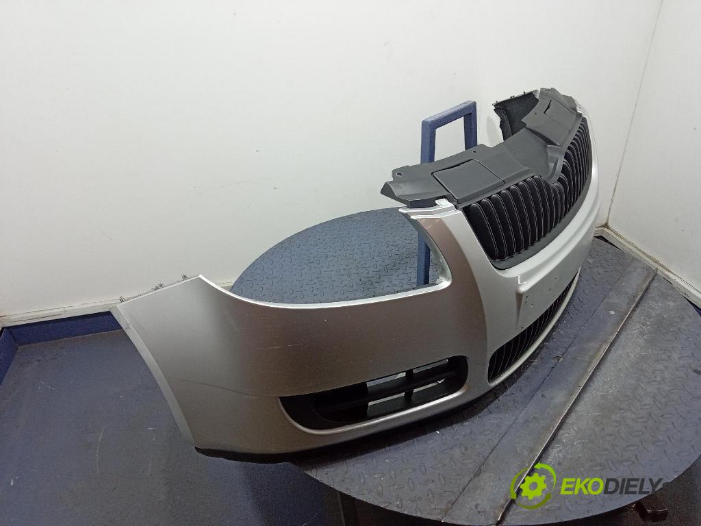 Skoda Fabia 2009 nárazník před 5J0807221
