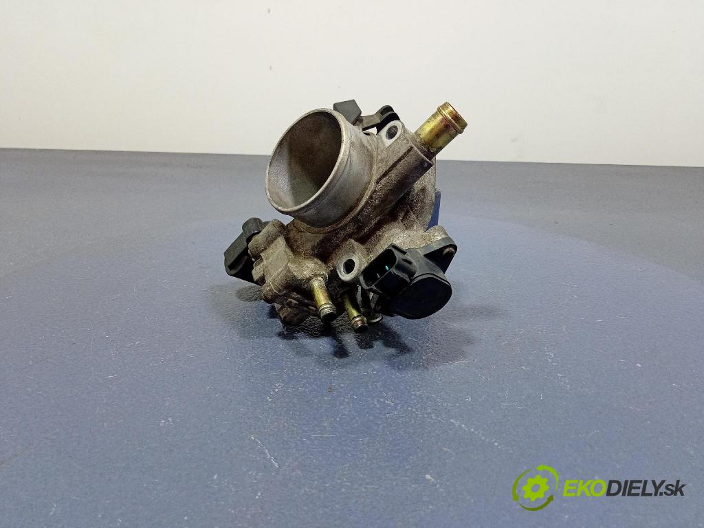 Toyota Corolla 2003 klapka 22270-22050