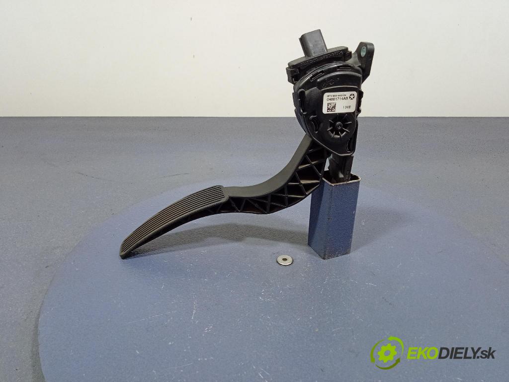 Dodge Magnum 2008 pedal Plyn: 04861714AB