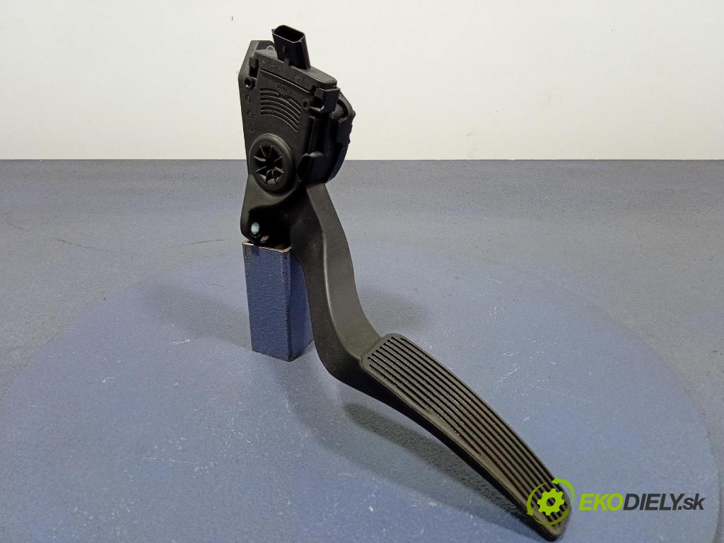 Dodge Magnum 2008 pedal Plyn: 04861714AB