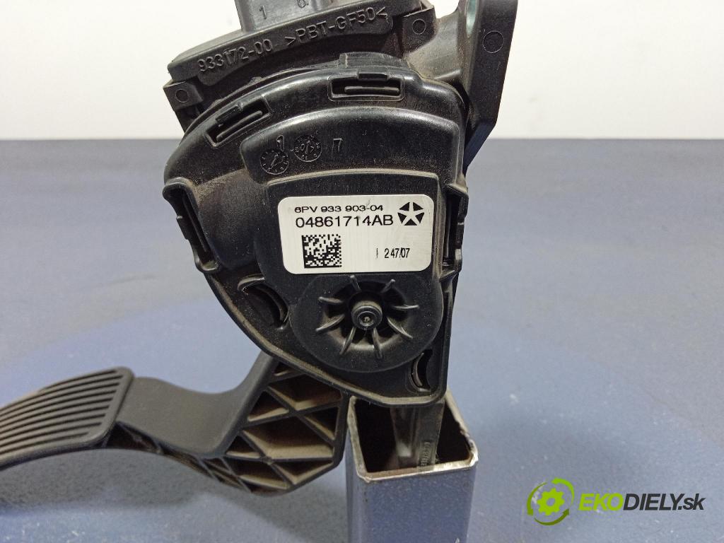 Dodge Magnum 2008 pedal Plyn: 04861714AB