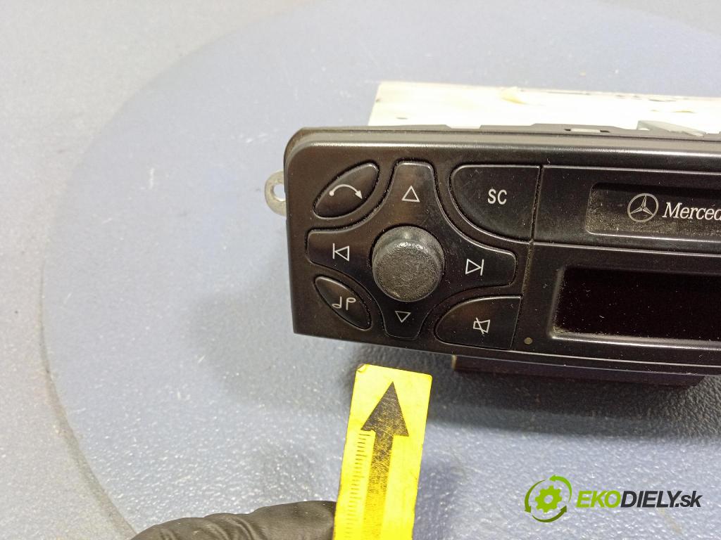 Mercedes C-klasa 2001 Radio I Navigácia: A2038201686