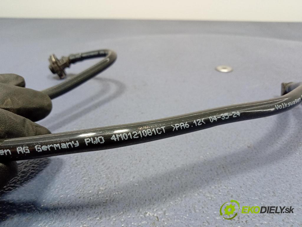 Audi Q7 2024 trubka Chladič: 4M0121081BG