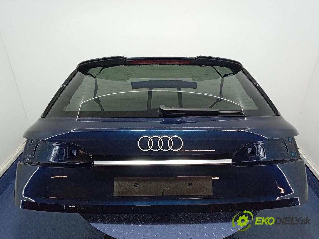 Audi Q7 2024 zadna dveře kufra: kufra: