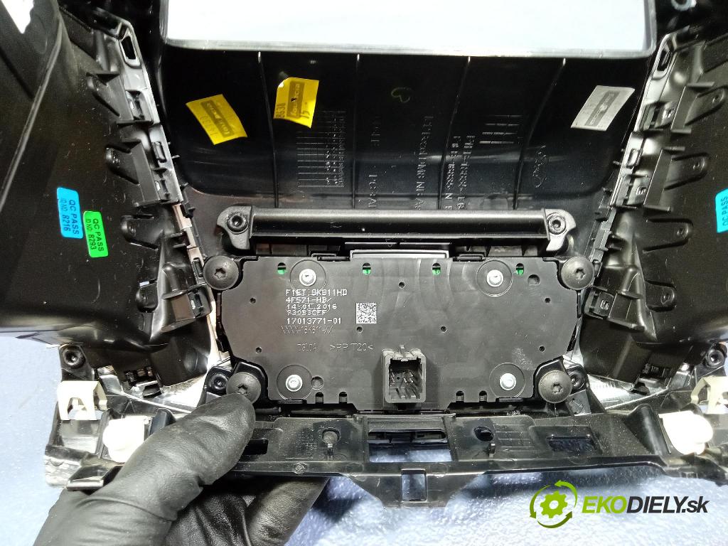 Ford Focus 2016 Radio I Navigácia: F1ET-14F239-AA