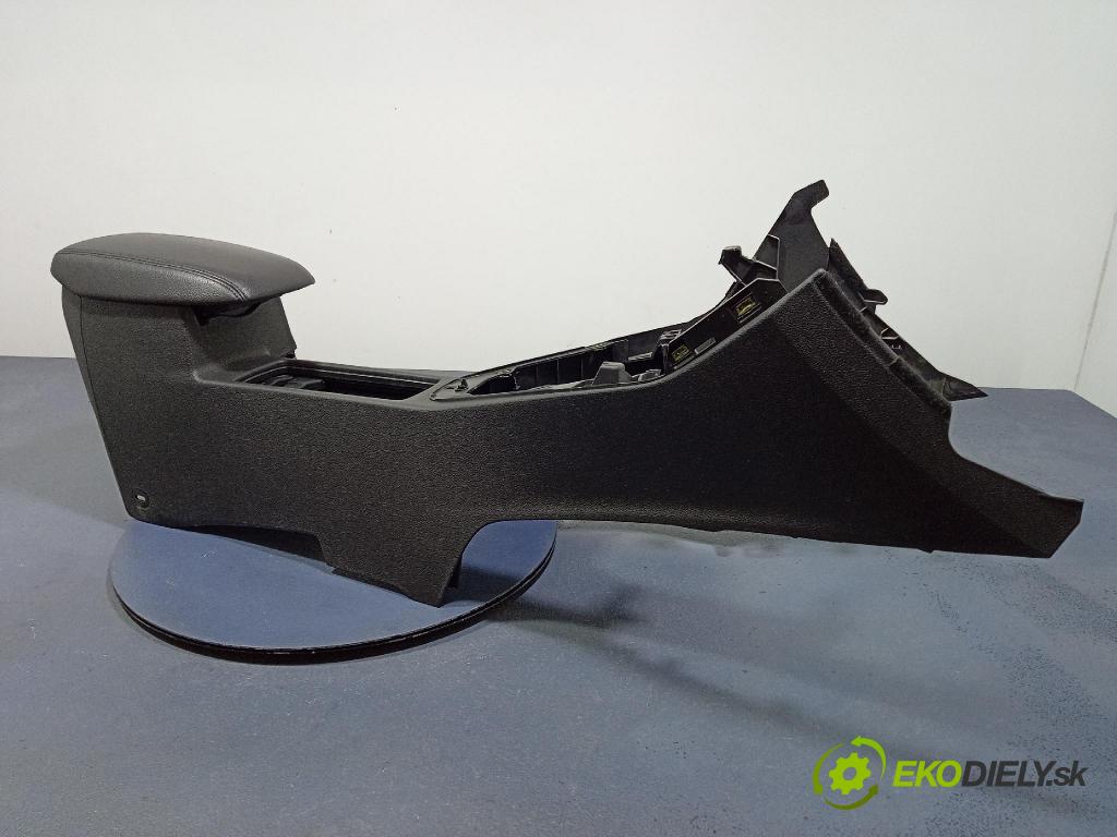 Ford Focus 2016 tunel Stredný: F1EBA045A06C