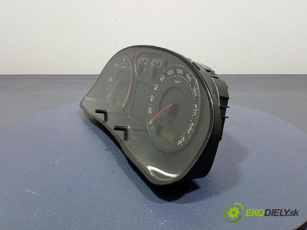 Skoda Superb 2002 prístrojovka/ budíky 3U0920810A