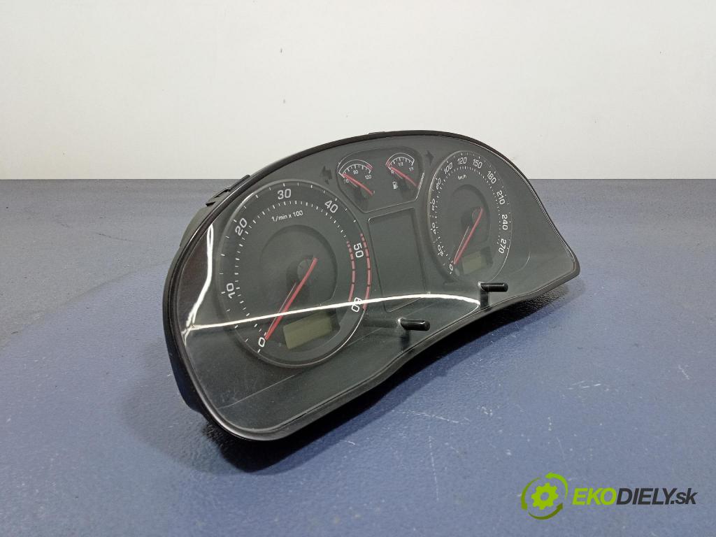 Skoda Superb 2002 prístrojovka/ budíky 3U0920810A