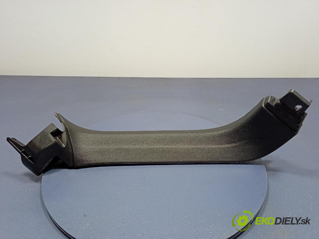 Audi Q7 2024 kryt Plast: Interiéry: 4M0867607F