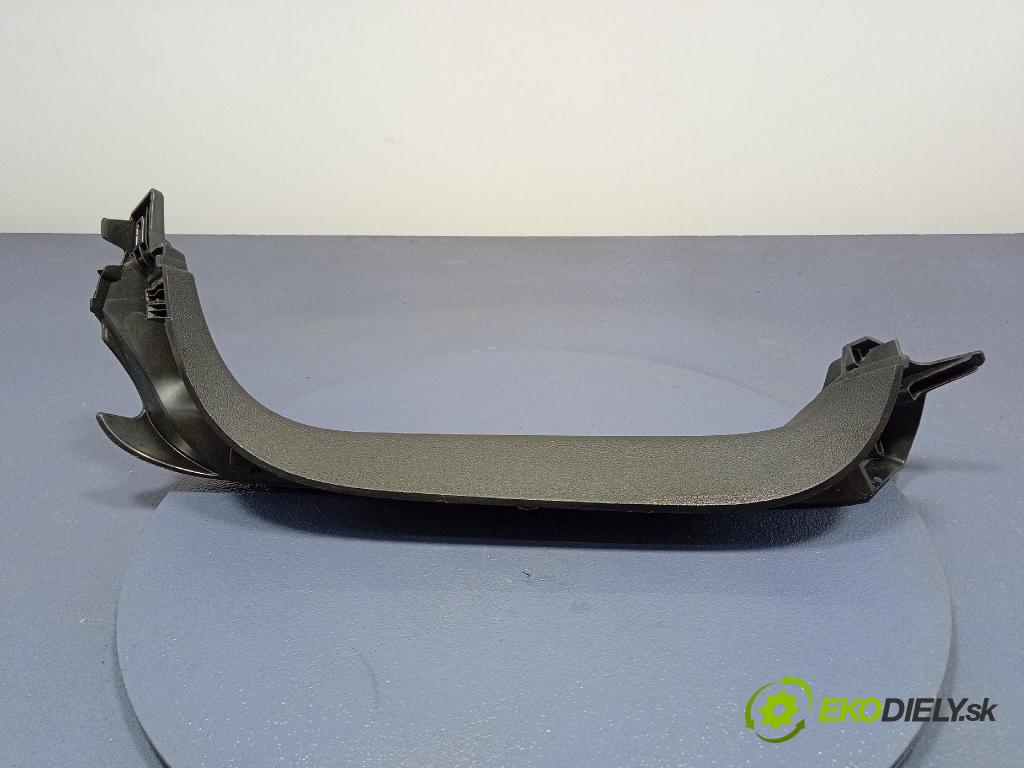 Audi Q7 2024 kryt Plast: Interiéry: 4M0867607F