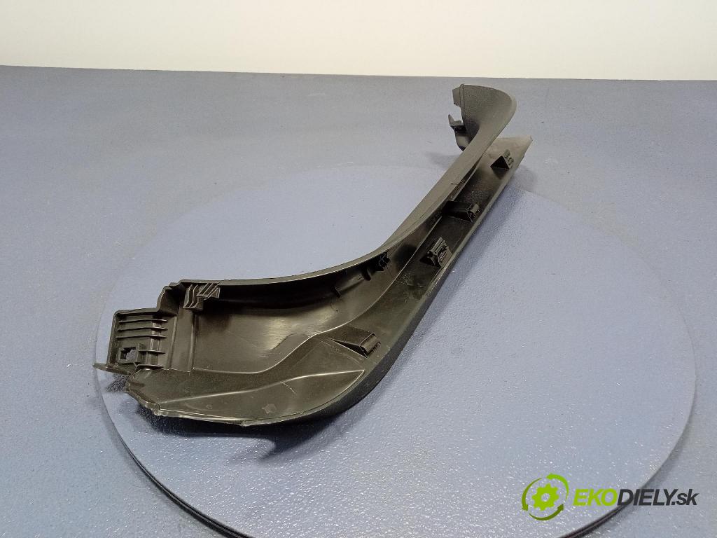 Audi Q7 2024 kryt Plast: Interiéry: 4M0867607F