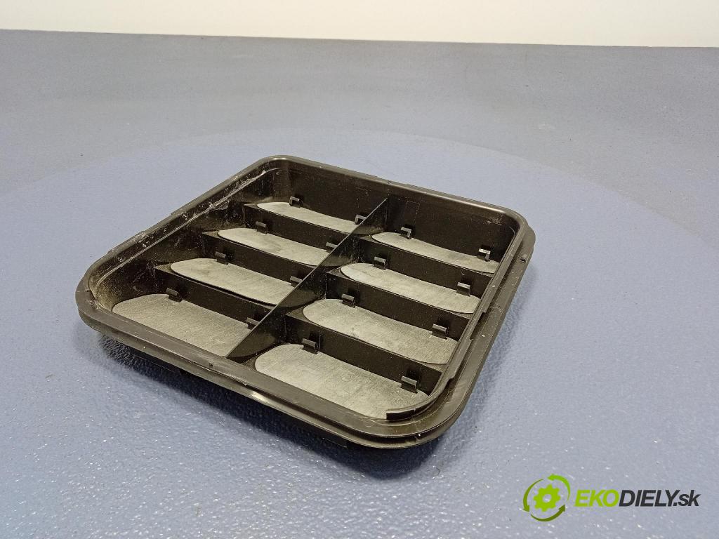 Audi Q7 2024 GRIDS: Prúd vzduchu: Vzduch: 4M0819181B