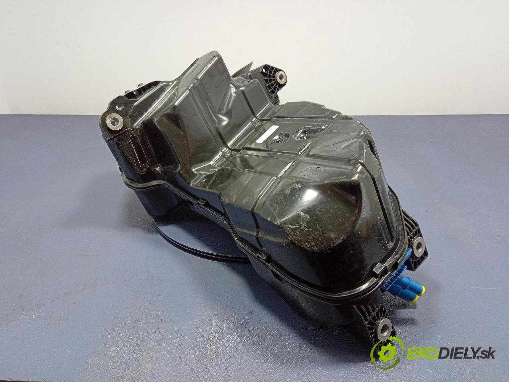 Audi Q7 2024 Nádrž: AdBlue 4M0131878CN
