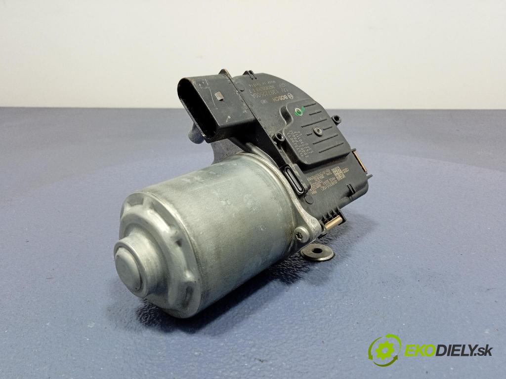 Audi Q7 2024 mechanizmus motor: Stierače: Predné 4M8955119D