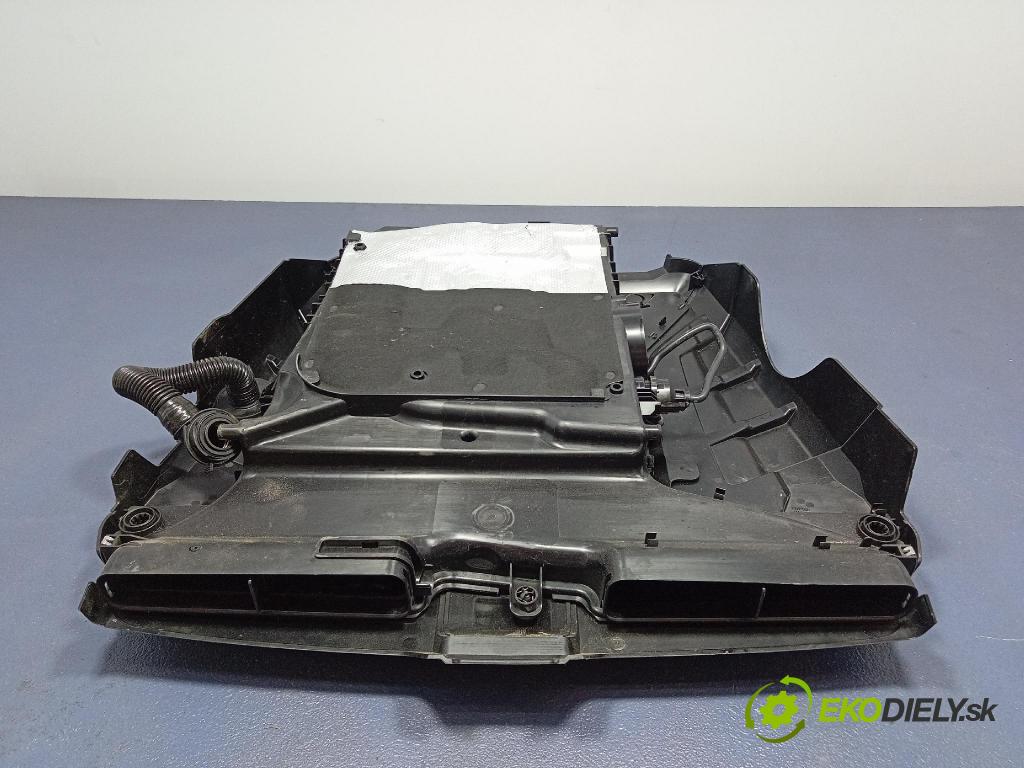 Audi Q7 2024 obal Filtre: Vzduch: 4M0133837AA