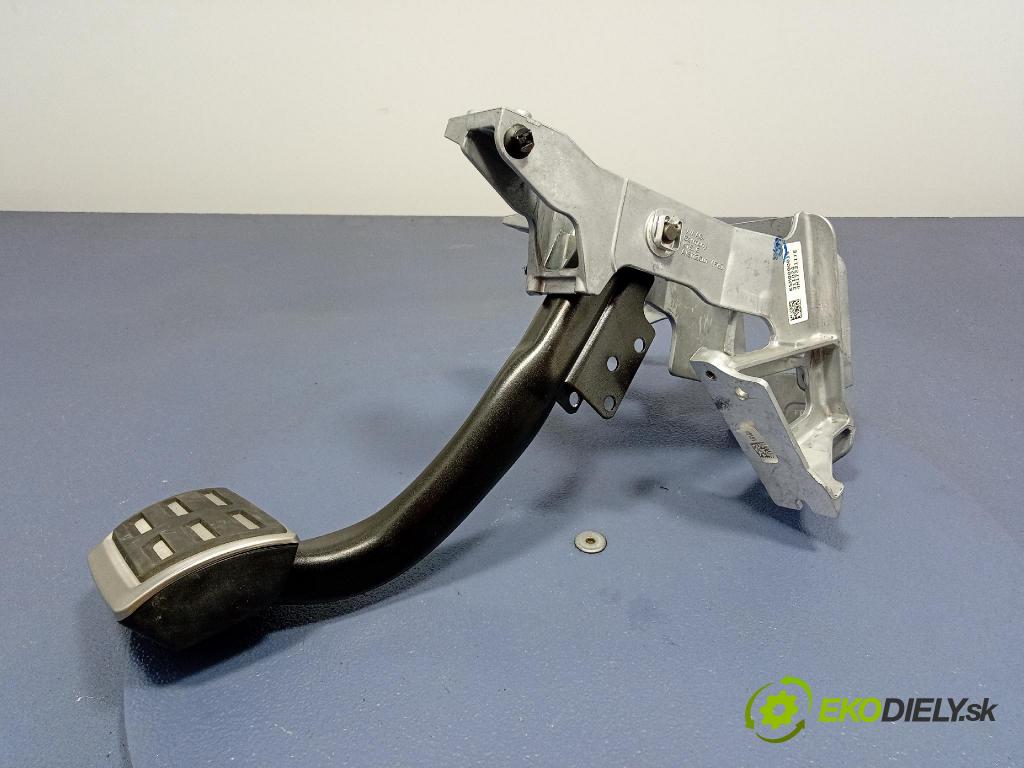 Audi Q7 2024 pedále 4M1723140A