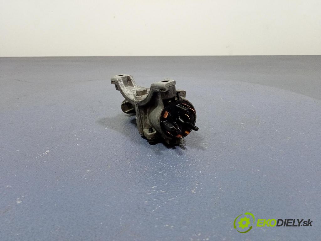 Skoda Superb 2002 Spínač zapaľovania: 4B0905851A