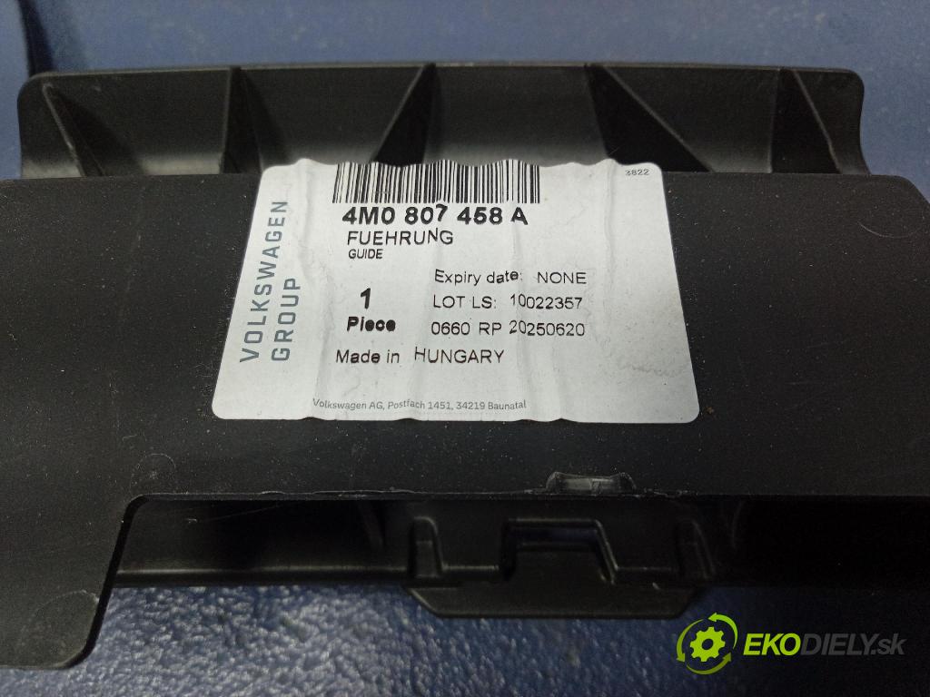 Audi Q7 2024 Upevnenie: narazník 4M0807458A
