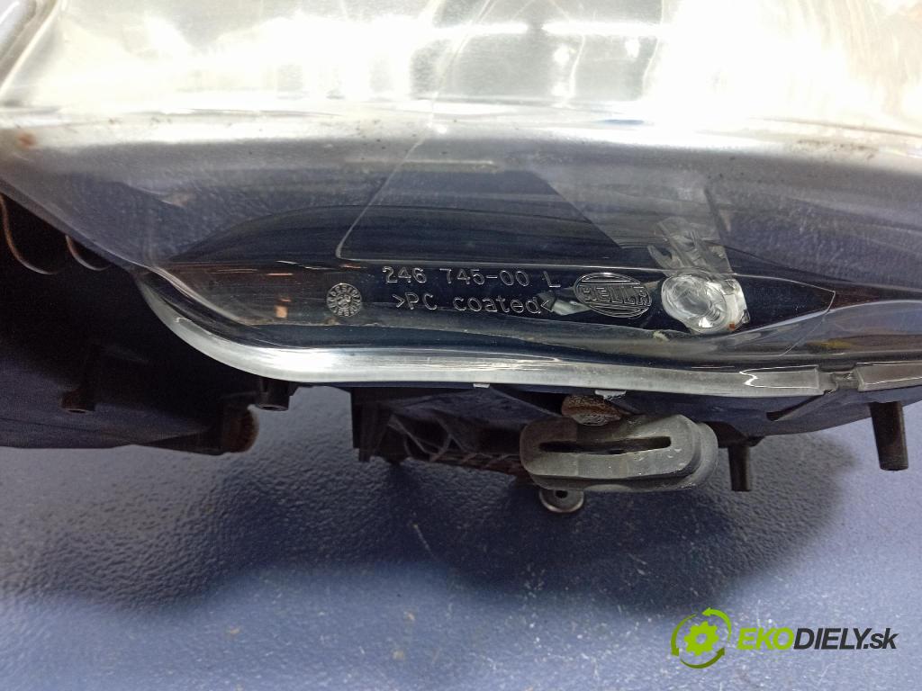 Skoda Superb 2002 Reflektor: Vľavo: 246749L