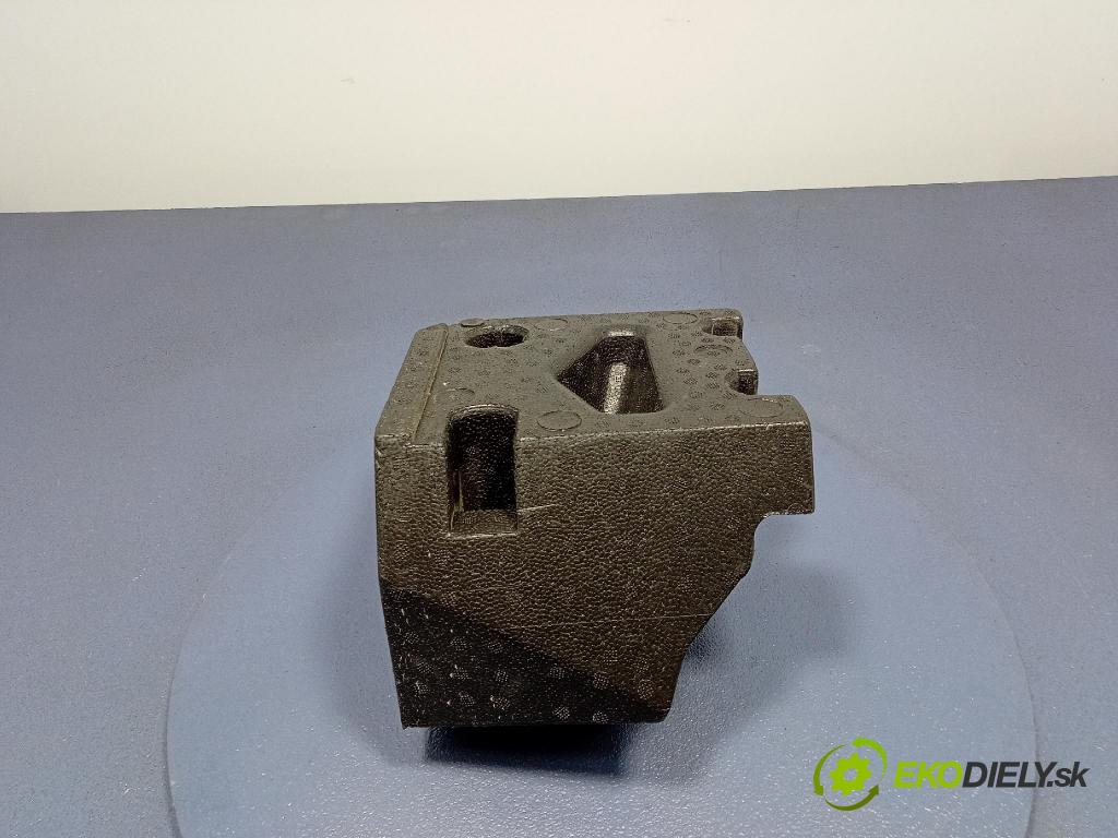 Audi Q7 2024 výstuha narazník zad 4M0807574A