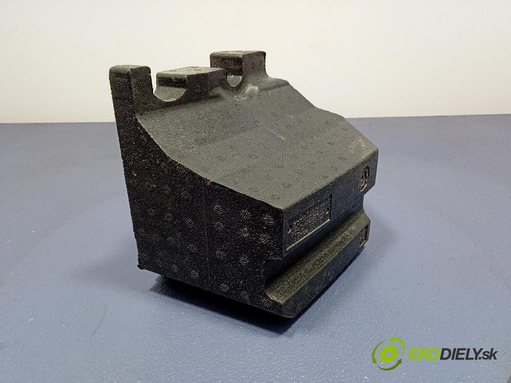 Audi Q7 2024 výstuha narazník zad 4M0807573A