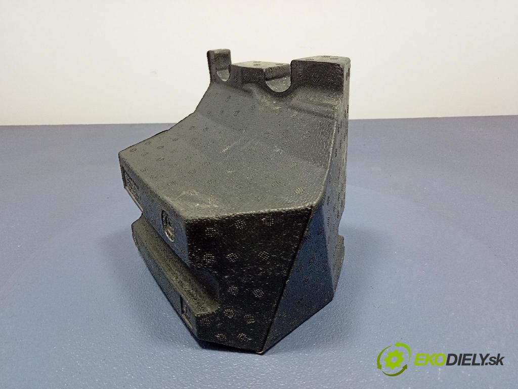 Audi Q7 2024 výstuha narazník zad 4M0807573A