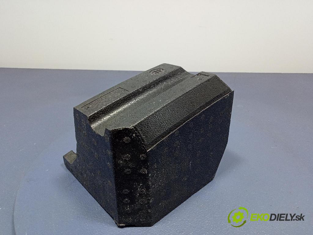 Audi Q7 2024 výstuha narazník zad 4M0807573A