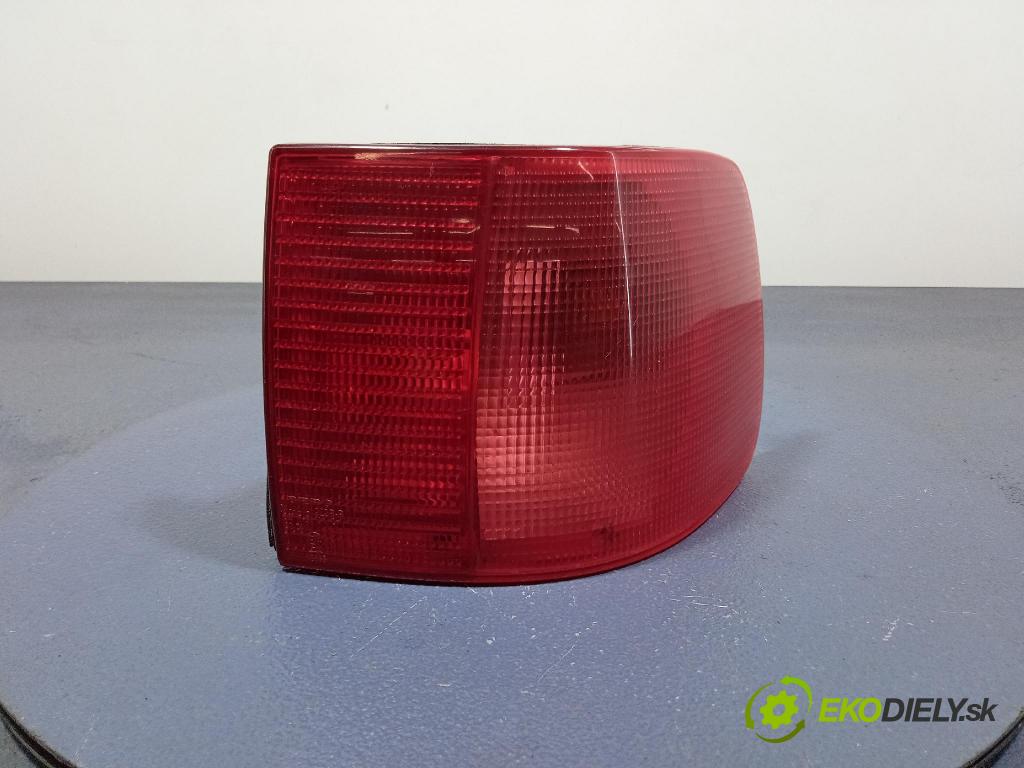 Audi A6 1995 svetlo / reflektor zad Prava: Vonkajsia: 441-1923R