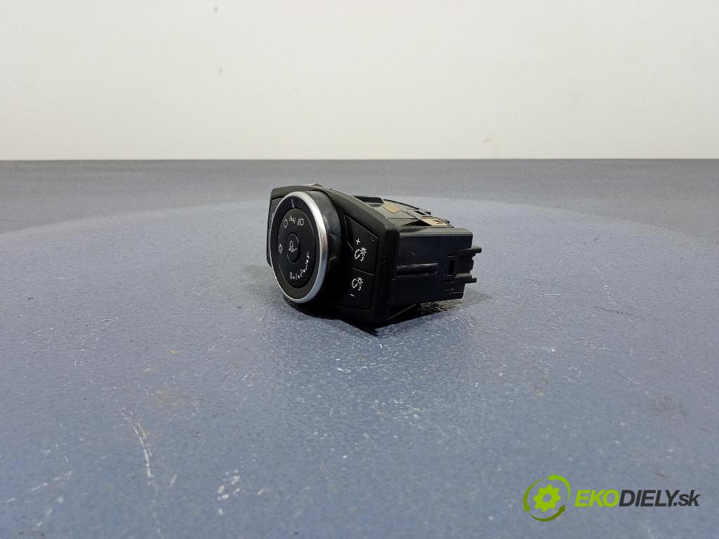 Ford Focus 2016 prepínač svetiel F1ET13A024AA