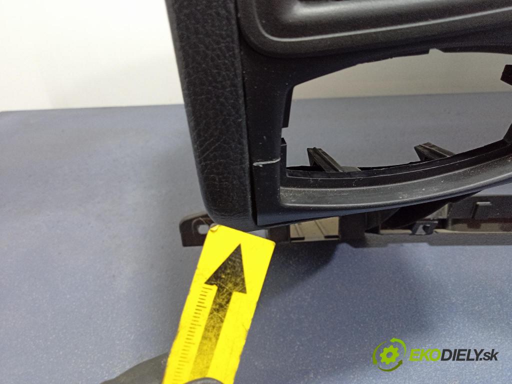 Ford Focus 2016 kokpit,pristrojová doska F1EB-A04305-CB