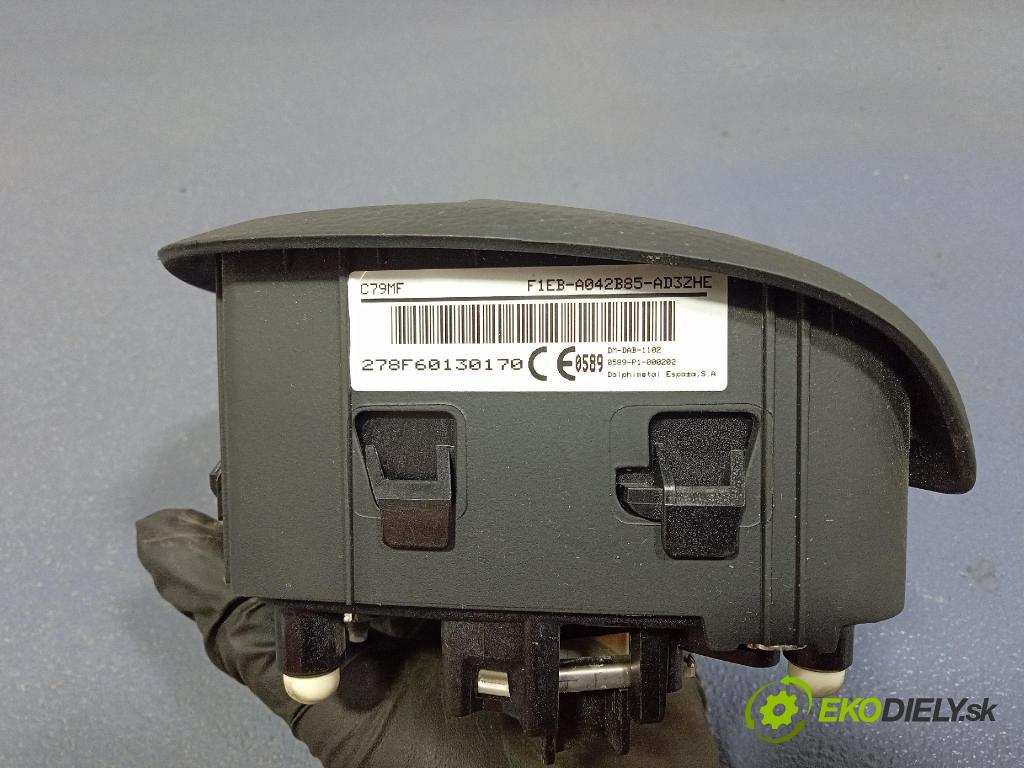 Ford Focus 2016 kokpit,pristrojová doska F1EB-A04305-CB