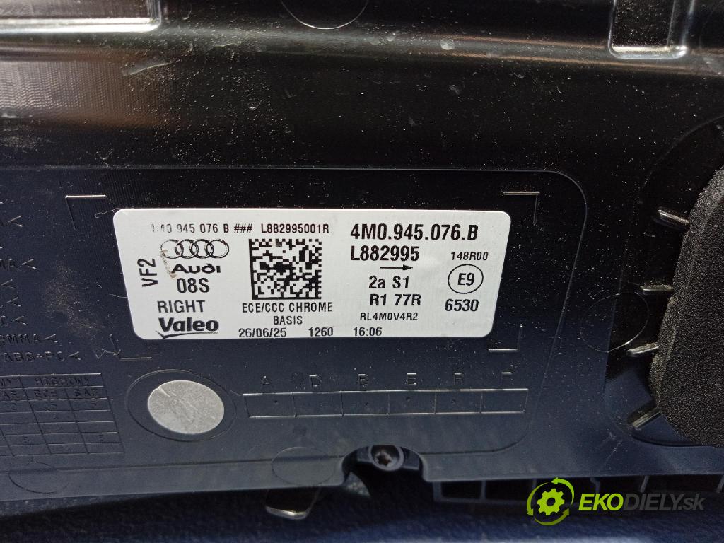 Audi Q7 2024 svetlo / reflektor zad Prava: Vnútri: 4M0945076B