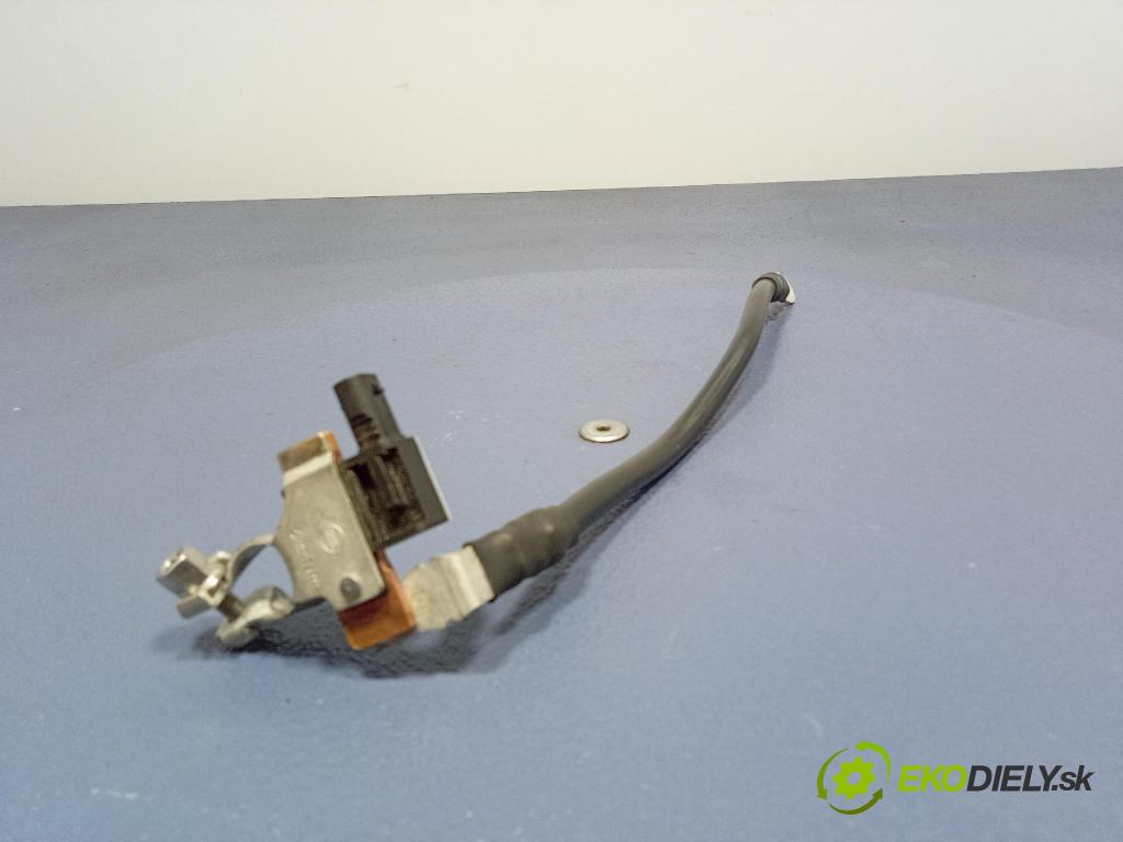 Audi Q7 2024 inštalácia Elektrický: 8S0915181D