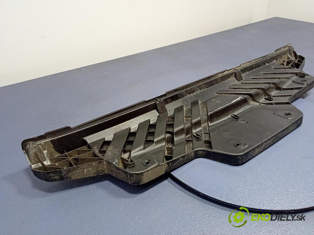 Audi Q7 2024 Upevnenie: narazník 4M0807329