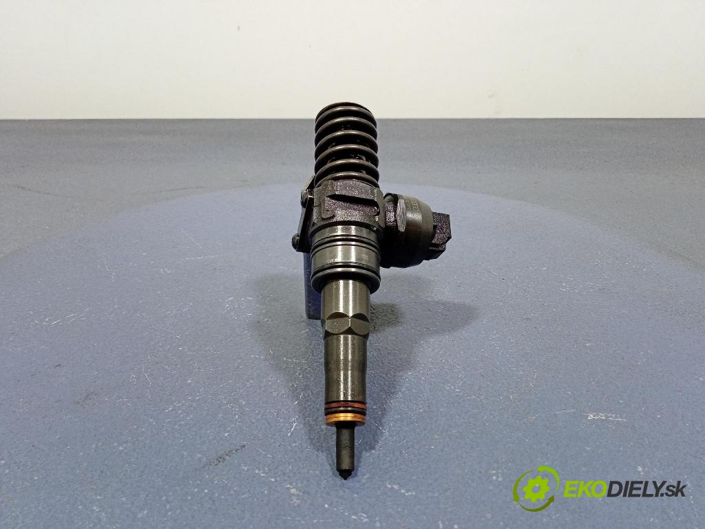 Audi A6 2003 vstrek 038130073BA