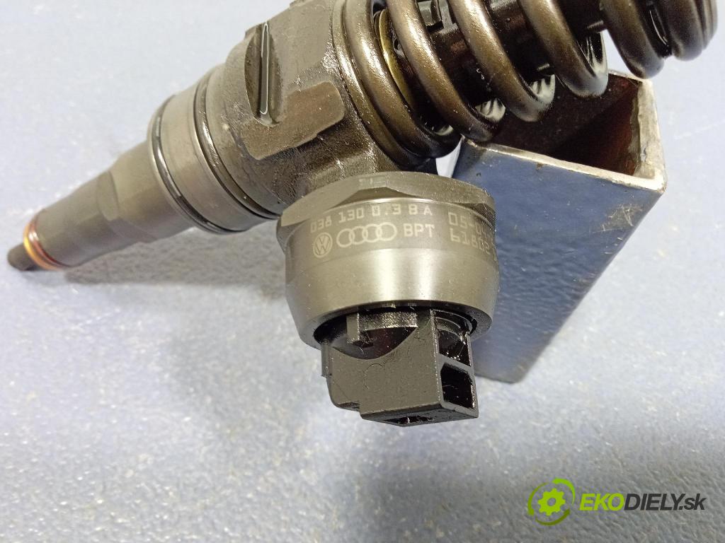 Audi A6 2003 vstrek 038130073BA