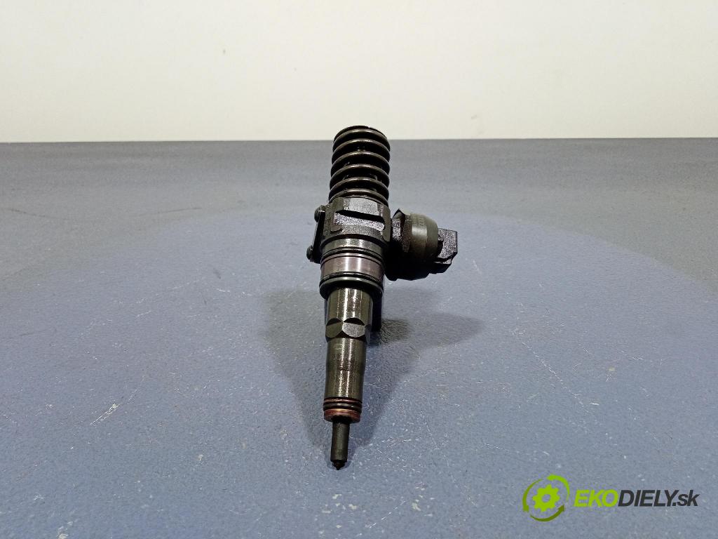 Audi A6 2003 vstrek 038130073BA
