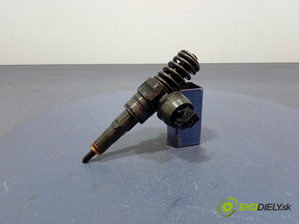 Audi A6 2003 vstrek 038130073BA