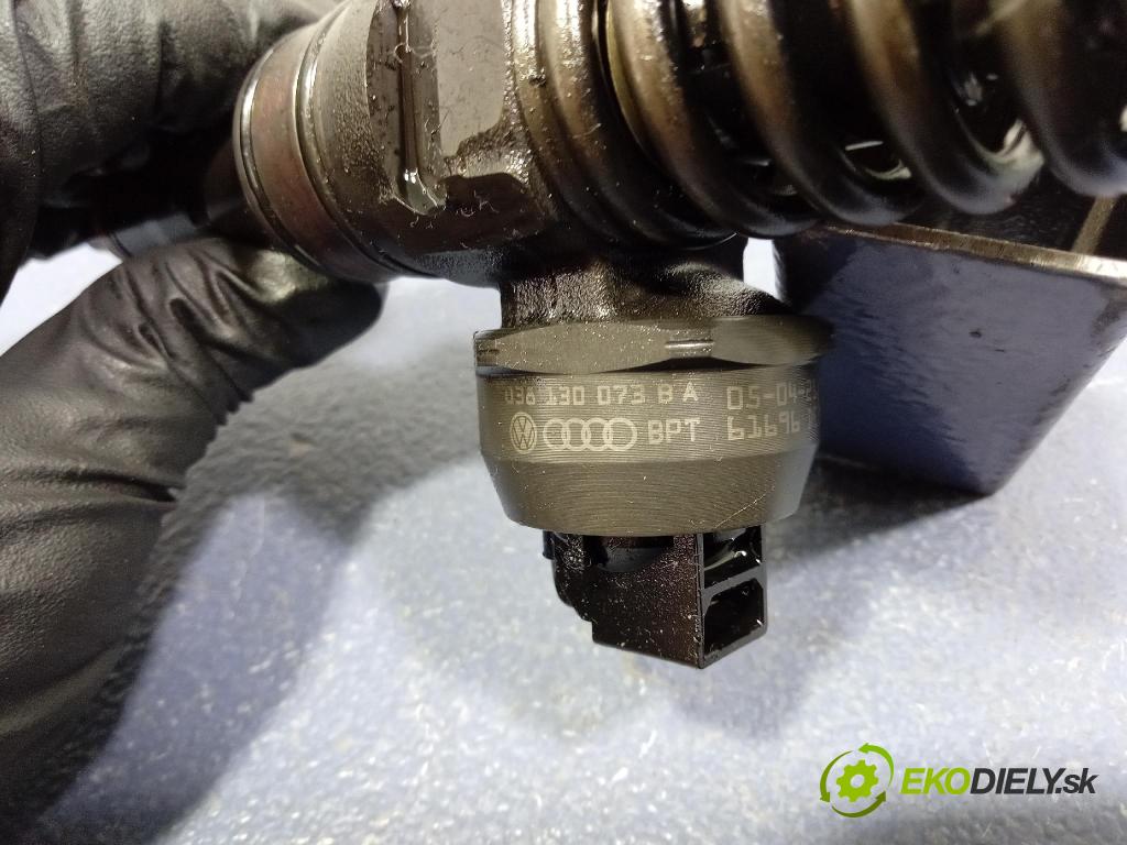 Audi A6 2003 vstrek 038130073BA
